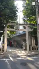 銀杏岡八幡神社の鳥居