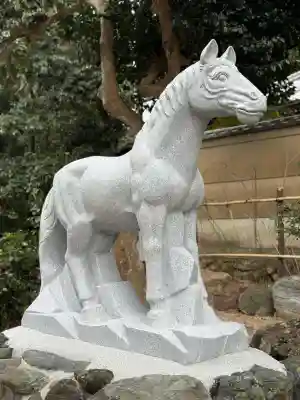 三社神社の{uncategorized: "未分類", other: "その他", undefined: "問題あり", building: "その他建物", grave: "お墓", sacred_gate: "鳥居", guardian: "狛犬", statue: "像", buddha: "仏像", history: "歴史", nature: "自然", garden: "庭園", animal: "動物", pagoda: "塔", temizu: "手水舎", mountain_gate: "山門・神門", sanctuary: "本殿・本堂", subordinate: "末社・摂社", art: "芸術", scenery: "景色", jizo: "地蔵", ema: "絵馬", goshuin: "御朱印", omikuji: "おみくじ", items: "授与品その他", amulet: "お守り", goshuincho: "御朱印帳", eats: "食事", festival: "お祭り", votive_dance: "神楽", shichigosan: "七五三参", wedding: "結婚式", experience: "体験その他", initially: "初詣", around: "周辺", anti_infection: "感染症対策"}