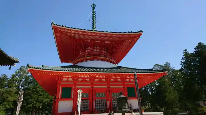 根本大塔 高野山金剛峯寺の{uncategorized: "未分類", other: "その他", undefined: "問題あり", building: "その他建物", grave: "お墓", sacred_gate: "鳥居", guardian: "狛犬", statue: "像", buddha: "仏像", history: "歴史", nature: "自然", garden: "庭園", animal: "動物", pagoda: "塔", temizu: "手水舎", mountain_gate: "山門・神門", sanctuary: "本殿・本堂", subordinate: "末社・摂社", art: "芸術", scenery: "景色", jizo: "地蔵", ema: "絵馬", goshuin: "御朱印", omikuji: "おみくじ", items: "授与品その他", amulet: "お守り", goshuincho: "御朱印帳", eats: "食事", festival: "お祭り", votive_dance: "神楽", shichigosan: "七五三参", wedding: "結婚式", experience: "体験その他", initially: "初詣", around: "周辺", anti_infection: "感染症対策"}