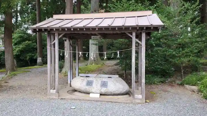羽黒神社の手水舎