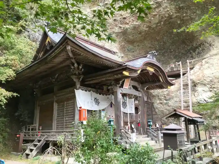 岩屋寺の本殿・本堂