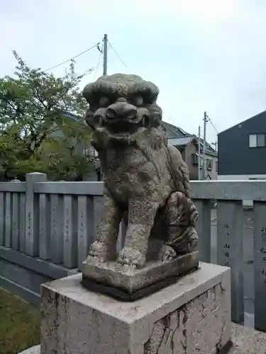 三社神社の狛犬