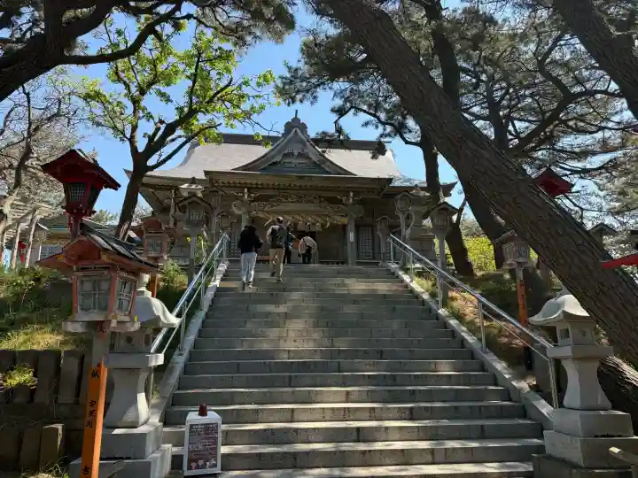 高山稲荷神社の{uncategorized: "未分類", other: "その他", undefined: "問題あり", building: "その他建物", grave: "お墓", sacred_gate: "鳥居", guardian: "狛犬", statue: "像", buddha: "仏像", history: "歴史", nature: "自然", garden: "庭園", animal: "動物", pagoda: "塔", temizu: "手水舎", mountain_gate: "山門・神門", sanctuary: "本殿・本堂", subordinate: "末社・摂社", art: "芸術", scenery: "景色", jizo: "地蔵", ema: "絵馬", goshuin: "御朱印", omikuji: "おみくじ", items: "授与品その他", amulet: "お守り", goshuincho: "御朱印帳", eats: "食事", festival: "お祭り", votive_dance: "神楽", shichigosan: "七五三参", wedding: "結婚式", experience: "体験その他", initially: "初詣", around: "周辺", anti_infection: "感染症対策"}