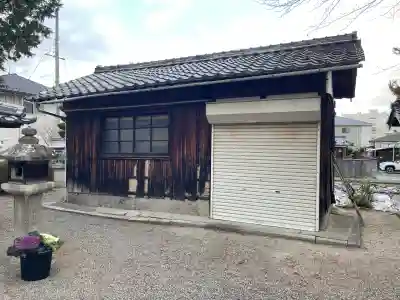 泊瀬部神社の{uncategorized: "未分類", other: "その他", undefined: "問題あり", building: "その他建物", grave: "お墓", sacred_gate: "鳥居", guardian: "狛犬", statue: "像", buddha: "仏像", history: "歴史", nature: "自然", garden: "庭園", animal: "動物", pagoda: "塔", temizu: "手水舎", mountain_gate: "山門・神門", sanctuary: "本殿・本堂", subordinate: "末社・摂社", art: "芸術", scenery: "景色", jizo: "地蔵", ema: "絵馬", goshuin: "御朱印", omikuji: "おみくじ", items: "授与品その他", amulet: "お守り", goshuincho: "御朱印帳", eats: "食事", festival: "お祭り", votive_dance: "神楽", shichigosan: "七五三参", wedding: "結婚式", experience: "体験その他", initially: "初詣", around: "周辺", anti_infection: "感染症対策"}