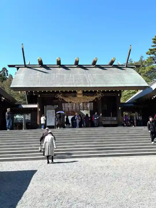 北海道神宮の{uncategorized: "未分類", other: "その他", undefined: "問題あり", building: "その他建物", grave: "お墓", sacred_gate: "鳥居", guardian: "狛犬", statue: "像", buddha: "仏像", history: "歴史", nature: "自然", garden: "庭園", animal: "動物", pagoda: "塔", temizu: "手水舎", mountain_gate: "山門・神門", sanctuary: "本殿・本堂", subordinate: "末社・摂社", art: "芸術", scenery: "景色", jizo: "地蔵", ema: "絵馬", goshuin: "御朱印", omikuji: "おみくじ", items: "授与品その他", amulet: "お守り", goshuincho: "御朱印帳", eats: "食事", festival: "お祭り", votive_dance: "神楽", shichigosan: "七五三参", wedding: "結婚式", experience: "体験その他", initially: "初詣", around: "周辺", anti_infection: "感染症対策"}