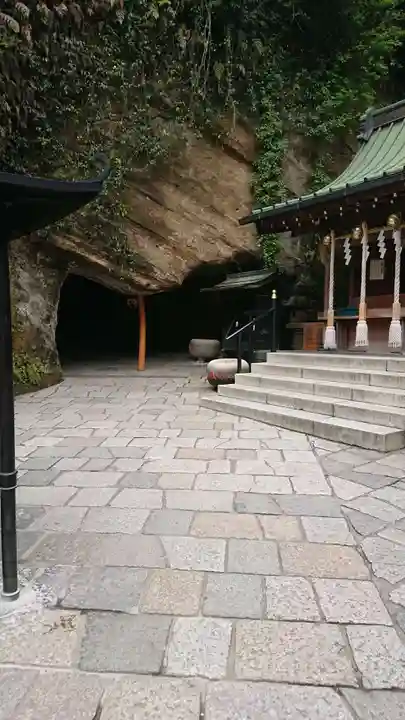 銭洗弁財天宇賀福神社の本殿・本堂