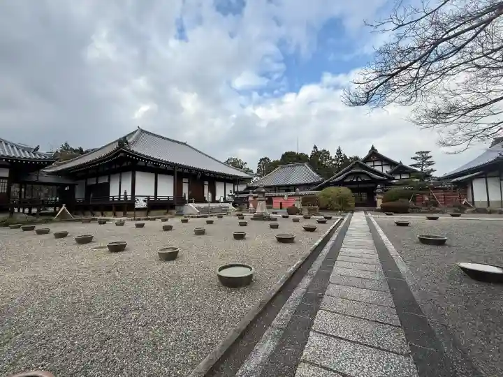 當麻寺 奥院の{uncategorized: "未分類", other: "その他", undefined: "問題あり", building: "その他建物", grave: "お墓", sacred_gate: "鳥居", guardian: "狛犬", statue: "像", buddha: "仏像", history: "歴史", nature: "自然", garden: "庭園", animal: "動物", pagoda: "塔", temizu: "手水舎", mountain_gate: "山門・神門", sanctuary: "本殿・本堂", subordinate: "末社・摂社", art: "芸術", scenery: "景色", jizo: "地蔵", ema: "絵馬", goshuin: "御朱印", omikuji: "おみくじ", items: "授与品その他", amulet: "お守り", goshuincho: "御朱印帳", eats: "食事", festival: "お祭り", votive_dance: "神楽", shichigosan: "七五三参", wedding: "結婚式", experience: "体験その他", initially: "初詣", around: "周辺", anti_infection: "感染症対策"}