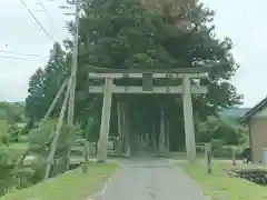 諏訪神社の鳥居