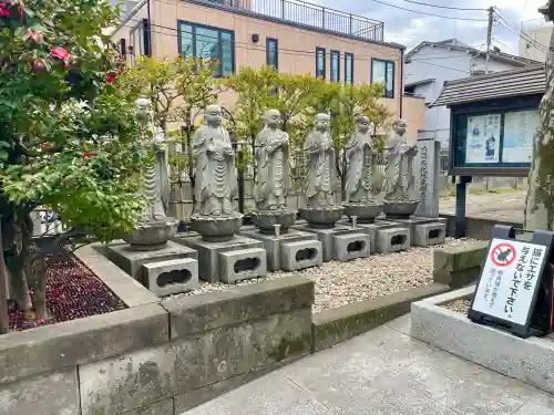 浄心寺の{uncategorized: "未分類", other: "その他", undefined: "問題あり", building: "その他建物", grave: "お墓", sacred_gate: "鳥居", guardian: "狛犬", statue: "像", buddha: "仏像", history: "歴史", nature: "自然", garden: "庭園", animal: "動物", pagoda: "塔", temizu: "手水舎", mountain_gate: "山門・神門", sanctuary: "本殿・本堂", subordinate: "末社・摂社", art: "芸術", scenery: "景色", jizo: "地蔵", ema: "絵馬", goshuin: "御朱印", omikuji: "おみくじ", items: "授与品その他", amulet: "お守り", goshuincho: "御朱印帳", eats: "食事", festival: "お祭り", votive_dance: "神楽", shichigosan: "七五三参", wedding: "結婚式", experience: "体験その他", initially: "初詣", around: "周辺", anti_infection: "感染症対策"}