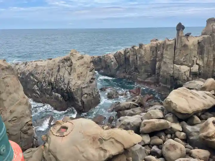 鵜戸神宮の{uncategorized: "未分類", other: "その他", undefined: "問題あり", building: "その他建物", grave: "お墓", sacred_gate: "鳥居", guardian: "狛犬", statue: "像", buddha: "仏像", history: "歴史", nature: "自然", garden: "庭園", animal: "動物", pagoda: "塔", temizu: "手水舎", mountain_gate: "山門・神門", sanctuary: "本殿・本堂", subordinate: "末社・摂社", art: "芸術", scenery: "景色", jizo: "地蔵", ema: "絵馬", goshuin: "御朱印", omikuji: "おみくじ", items: "授与品その他", amulet: "お守り", goshuincho: "御朱印帳", eats: "食事", festival: "お祭り", votive_dance: "神楽", shichigosan: "七五三参", wedding: "結婚式", experience: "体験その他", initially: "初詣", around: "周辺", anti_infection: "感染症対策"}