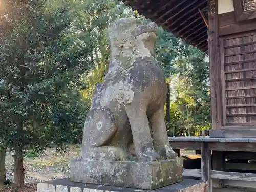 楡山神社の狛犬