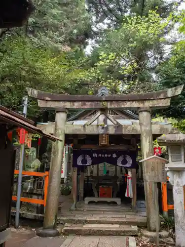伏見稲荷大社間ノ峰（荷田社神蹟・ 伊勢大神）(京都府)