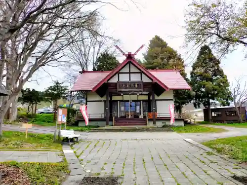 豊浦神社の{uncategorized: "未分類", other: "その他", undefined: "問題あり", building: "その他建物", grave: "お墓", sacred_gate: "鳥居", guardian: "狛犬", statue: "像", buddha: "仏像", history: "歴史", nature: "自然", garden: "庭園", animal: "動物", pagoda: "塔", temizu: "手水舎", mountain_gate: "山門・神門", sanctuary: "本殿・本堂", subordinate: "末社・摂社", art: "芸術", scenery: "景色", jizo: "地蔵", ema: "絵馬", goshuin: "御朱印", omikuji: "おみくじ", items: "授与品その他", amulet: "お守り", goshuincho: "御朱印帳", eats: "食事", festival: "お祭り", votive_dance: "神楽", shichigosan: "七五三参", wedding: "結婚式", experience: "体験その他", initially: "初詣", around: "周辺", anti_infection: "感染症対策"}