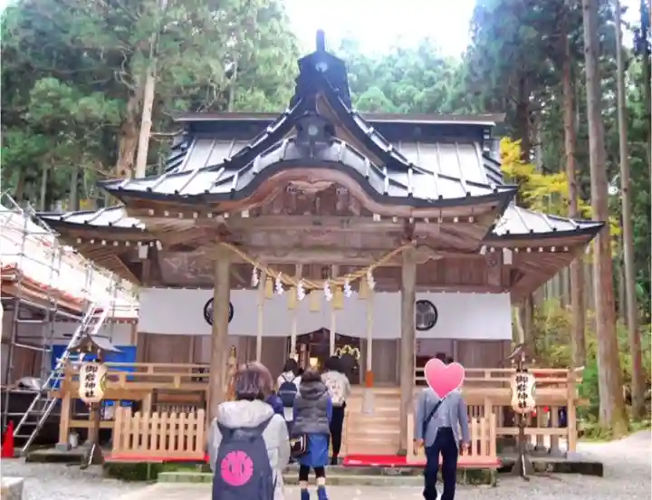 御岩神社の本殿・本堂