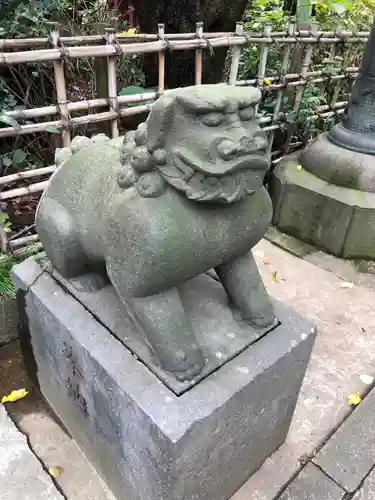 市谷亀岡八幡宮の狛犬