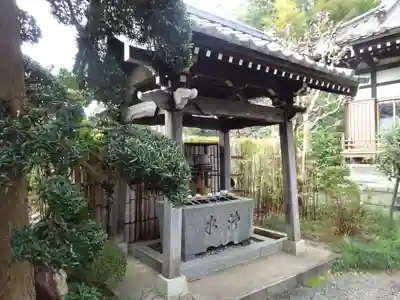 萬蔵寺の手水舎