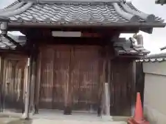 観音寺の山門