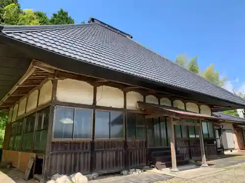 相川寺の本殿・本堂