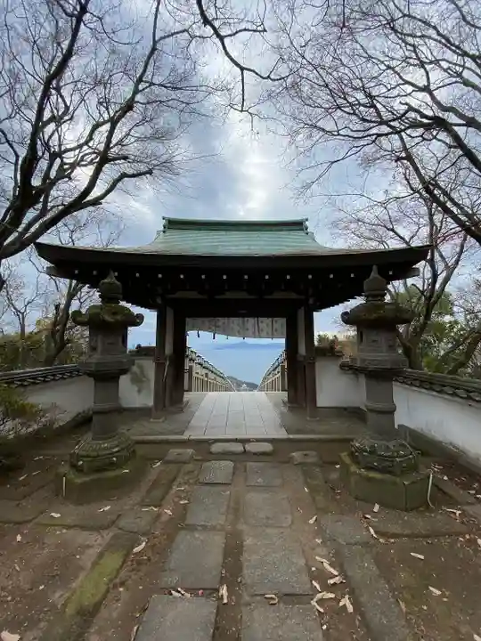 西ノ滝龍水寺の山門・神門