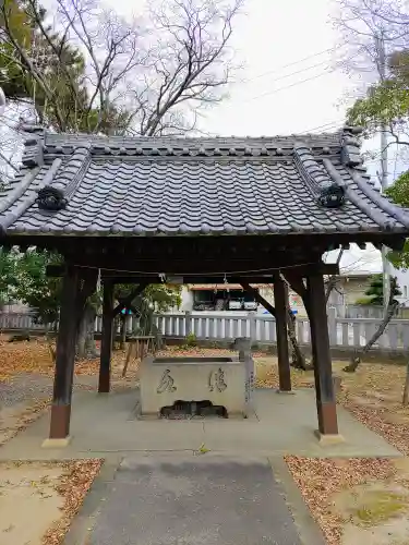 八劔神社（巨海町）の手水舎