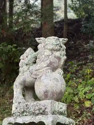 階見八幡神社の狛犬