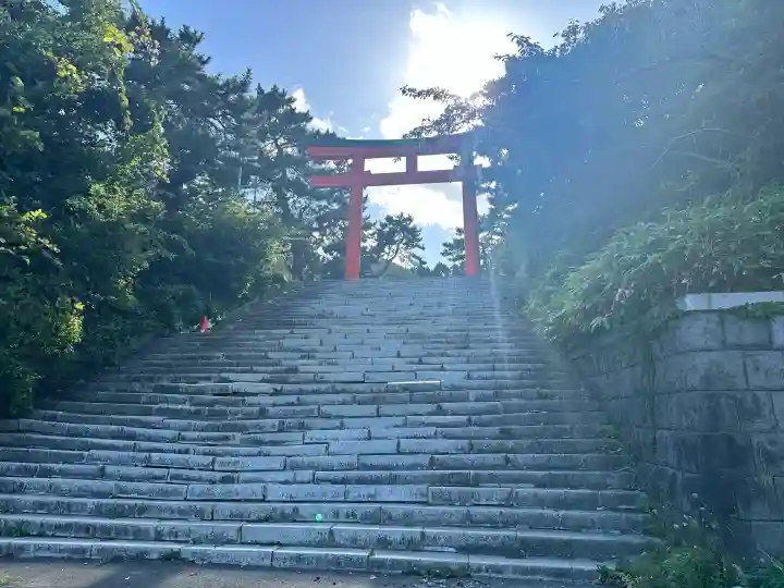 函館護國神社の{uncategorized: "未分類", other: "その他", undefined: "問題あり", building: "その他建物", grave: "お墓", sacred_gate: "鳥居", guardian: "狛犬", statue: "像", buddha: "仏像", history: "歴史", nature: "自然", garden: "庭園", animal: "動物", pagoda: "塔", temizu: "手水舎", mountain_gate: "山門・神門", sanctuary: "本殿・本堂", subordinate: "末社・摂社", art: "芸術", scenery: "景色", jizo: "地蔵", ema: "絵馬", goshuin: "御朱印", omikuji: "おみくじ", items: "授与品その他", amulet: "お守り", goshuincho: "御朱印帳", eats: "食事", festival: "お祭り", votive_dance: "神楽", shichigosan: "七五三参", wedding: "結婚式", experience: "体験その他", initially: "初詣", around: "周辺", anti_infection: "感染症対策"}