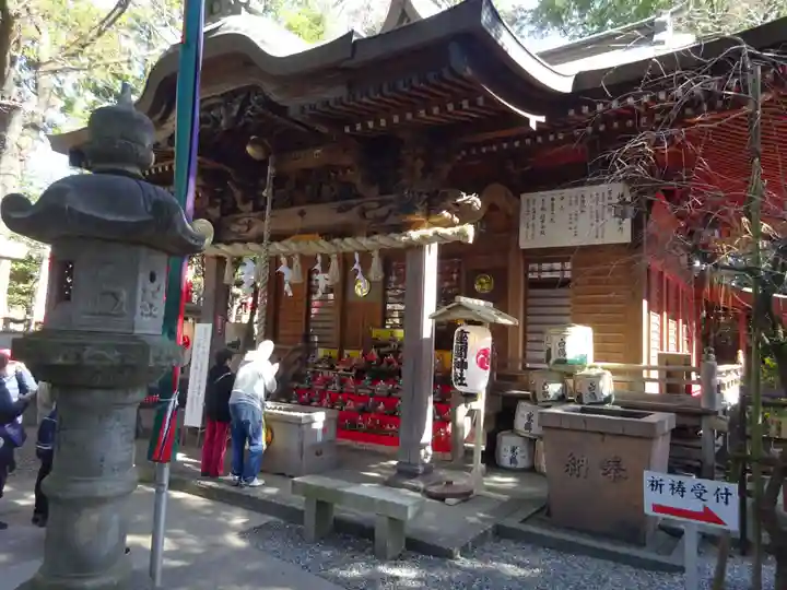 座間神社の本殿・本堂