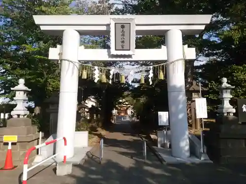 西岡八幡宮の鳥居