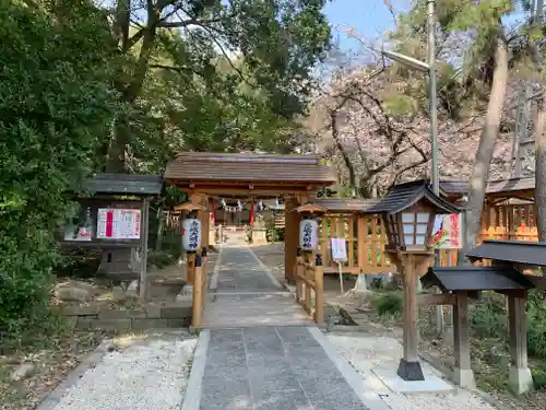  三嶋神社の山門・神門