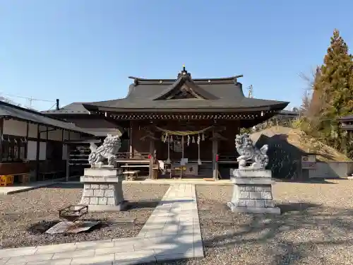 熊野三社の{uncategorized: "未分類", other: "その他", undefined: "問題あり", building: "その他建物", grave: "お墓", sacred_gate: "鳥居", guardian: "狛犬", statue: "像", buddha: "仏像", history: "歴史", nature: "自然", garden: "庭園", animal: "動物", pagoda: "塔", temizu: "手水舎", mountain_gate: "山門・神門", sanctuary: "本殿・本堂", subordinate: "末社・摂社", art: "芸術", scenery: "景色", jizo: "地蔵", ema: "絵馬", goshuin: "御朱印", omikuji: "おみくじ", items: "授与品その他", amulet: "お守り", goshuincho: "御朱印帳", eats: "食事", festival: "お祭り", votive_dance: "神楽", shichigosan: "七五三参", wedding: "結婚式", experience: "体験その他", initially: "初詣", around: "周辺", anti_infection: "感染症対策"}