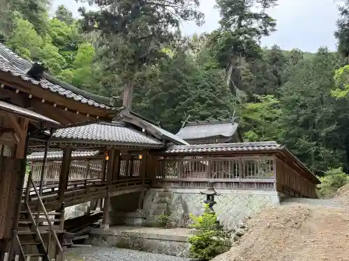 安志加茂神社の{uncategorized: "未分類", other: "その他", undefined: "問題あり", building: "その他建物", grave: "お墓", sacred_gate: "鳥居", guardian: "狛犬", statue: "像", buddha: "仏像", history: "歴史", nature: "自然", garden: "庭園", animal: "動物", pagoda: "塔", temizu: "手水舎", mountain_gate: "山門・神門", sanctuary: "本殿・本堂", subordinate: "末社・摂社", art: "芸術", scenery: "景色", jizo: "地蔵", ema: "絵馬", goshuin: "御朱印", omikuji: "おみくじ", items: "授与品その他", amulet: "お守り", goshuincho: "御朱印帳", eats: "食事", festival: "お祭り", votive_dance: "神楽", shichigosan: "七五三参", wedding: "結婚式", experience: "体験その他", initially: "初詣", around: "周辺", anti_infection: "感染症対策"}
