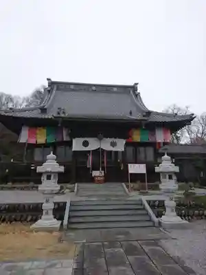 埼玉厄除け開運大師・龍泉寺（切り絵御朱印発祥の寺）の本殿・本堂