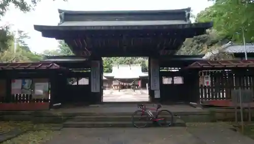 峯ヶ岡八幡神社の山門・神門