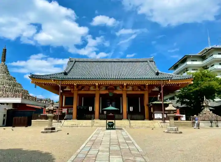 壬生寺の本殿・本堂