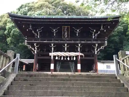 日尾八幡神社の山門