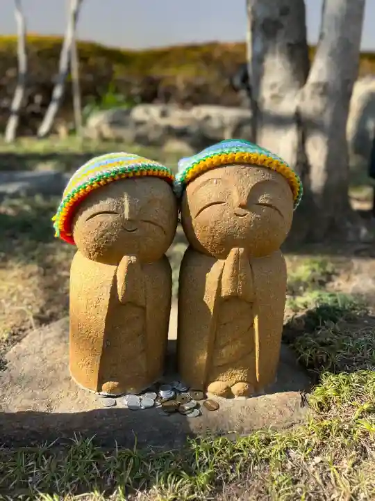 宝徳寺の{uncategorized: "未分類", other: "その他", undefined: "問題あり", building: "その他建物", grave: "お墓", sacred_gate: "鳥居", guardian: "狛犬", statue: "像", buddha: "仏像", history: "歴史", nature: "自然", garden: "庭園", animal: "動物", pagoda: "塔", temizu: "手水舎", mountain_gate: "山門・神門", sanctuary: "本殿・本堂", subordinate: "末社・摂社", art: "芸術", scenery: "景色", jizo: "地蔵", ema: "絵馬", goshuin: "御朱印", omikuji: "おみくじ", items: "授与品その他", amulet: "お守り", goshuincho: "御朱印帳", eats: "食事", festival: "お祭り", votive_dance: "神楽", shichigosan: "七五三参", wedding: "結婚式", experience: "体験その他", initially: "初詣", around: "周辺", anti_infection: "感染症対策"}