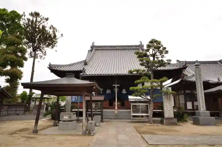 西林寺の本殿・本堂