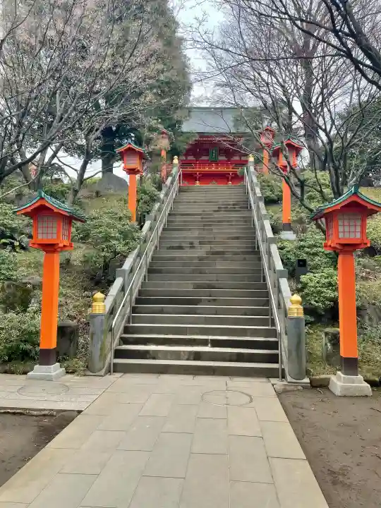 穴八幡宮の{uncategorized: "未分類", other: "その他", undefined: "問題あり", building: "その他建物", grave: "お墓", sacred_gate: "鳥居", guardian: "狛犬", statue: "像", buddha: "仏像", history: "歴史", nature: "自然", garden: "庭園", animal: "動物", pagoda: "塔", temizu: "手水舎", mountain_gate: "山門・神門", sanctuary: "本殿・本堂", subordinate: "末社・摂社", art: "芸術", scenery: "景色", jizo: "地蔵", ema: "絵馬", goshuin: "御朱印", omikuji: "おみくじ", items: "授与品その他", amulet: "お守り", goshuincho: "御朱印帳", eats: "食事", festival: "お祭り", votive_dance: "神楽", shichigosan: "七五三参", wedding: "結婚式", experience: "体験その他", initially: "初詣", around: "周辺", anti_infection: "感染症対策"}