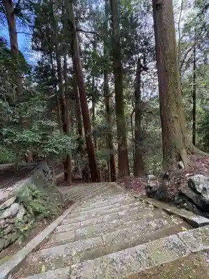 飛鳥川上坐宇須多岐比売命神社の{uncategorized: "未分類", other: "その他", undefined: "問題あり", building: "その他建物", grave: "お墓", sacred_gate: "鳥居", guardian: "狛犬", statue: "像", buddha: "仏像", history: "歴史", nature: "自然", garden: "庭園", animal: "動物", pagoda: "塔", temizu: "手水舎", mountain_gate: "山門・神門", sanctuary: "本殿・本堂", subordinate: "末社・摂社", art: "芸術", scenery: "景色", jizo: "地蔵", ema: "絵馬", goshuin: "御朱印", omikuji: "おみくじ", items: "授与品その他", amulet: "お守り", goshuincho: "御朱印帳", eats: "食事", festival: "お祭り", votive_dance: "神楽", shichigosan: "七五三参", wedding: "結婚式", experience: "体験その他", initially: "初詣", around: "周辺", anti_infection: "感染症対策"}