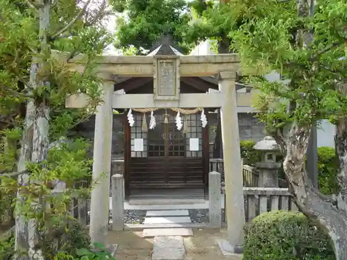 鶴羽根神社の末社