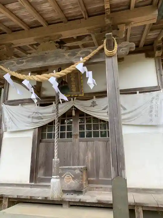 御嶽山神社の本殿・本堂