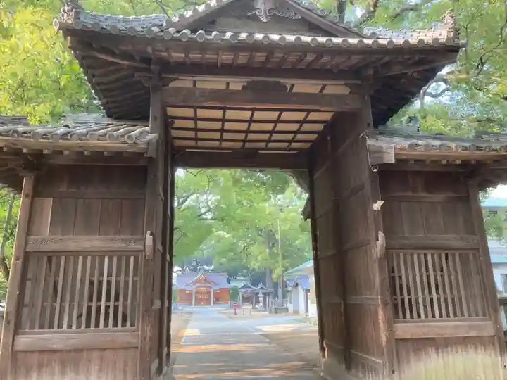 一宮神社の山門・神門