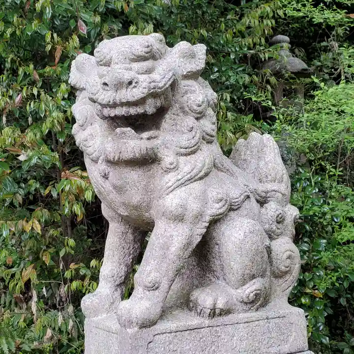 蟬丸神社(蝉丸神社)の狛犬