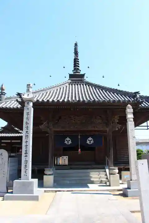 長尾寺の本殿・本堂