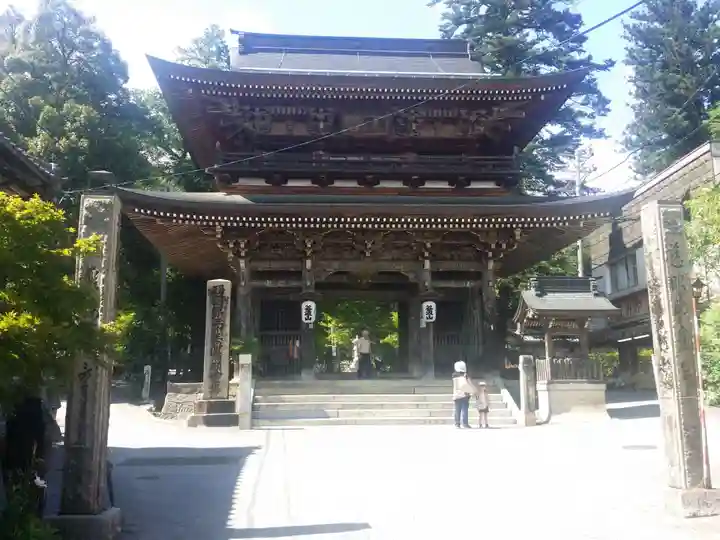 華厳寺の山門・神門