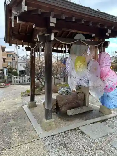 水堂須佐男神社の{uncategorized: "未分類", other: "その他", undefined: "問題あり", building: "その他建物", grave: "お墓", sacred_gate: "鳥居", guardian: "狛犬", statue: "像", buddha: "仏像", history: "歴史", nature: "自然", garden: "庭園", animal: "動物", pagoda: "塔", temizu: "手水舎", mountain_gate: "山門・神門", sanctuary: "本殿・本堂", subordinate: "末社・摂社", art: "芸術", scenery: "景色", jizo: "地蔵", ema: "絵馬", goshuin: "御朱印", omikuji: "おみくじ", items: "授与品その他", amulet: "お守り", goshuincho: "御朱印帳", eats: "食事", festival: "お祭り", votive_dance: "神楽", shichigosan: "七五三参", wedding: "結婚式", experience: "体験その他", initially: "初詣", around: "周辺", anti_infection: "感染症対策"}