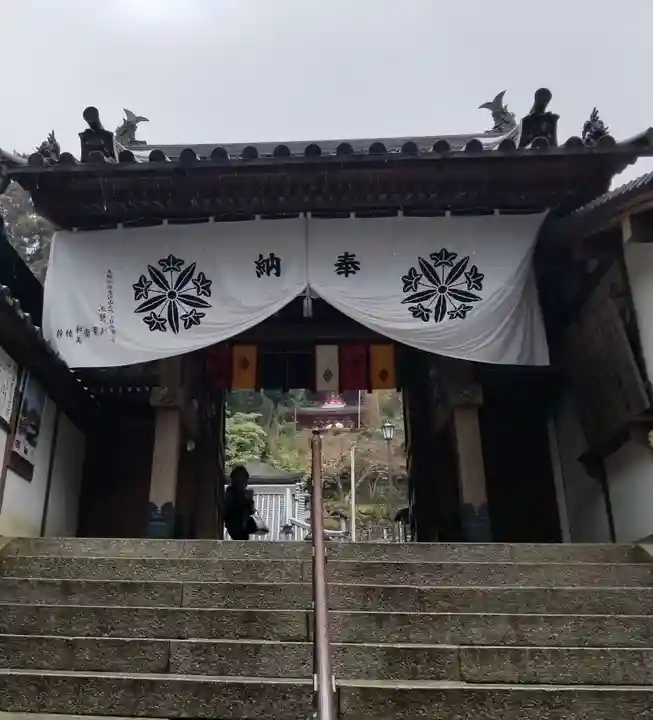 宝山寺の山門・神門