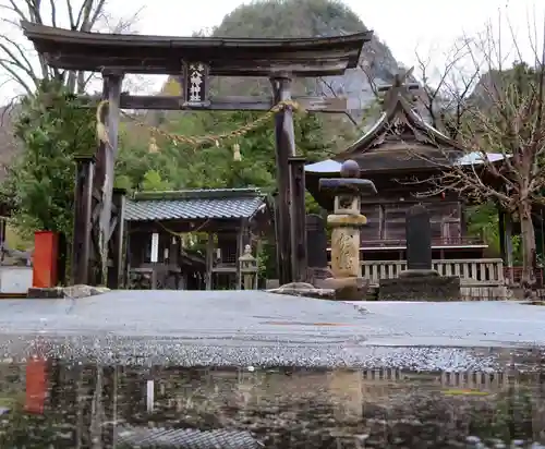 大本八幡神社の鳥居