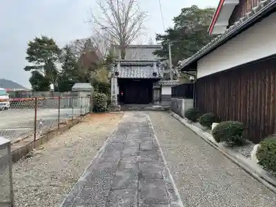 乗円寺の{uncategorized: "未分類", other: "その他", undefined: "問題あり", building: "その他建物", grave: "お墓", sacred_gate: "鳥居", guardian: "狛犬", statue: "像", buddha: "仏像", history: "歴史", nature: "自然", garden: "庭園", animal: "動物", pagoda: "塔", temizu: "手水舎", mountain_gate: "山門・神門", sanctuary: "本殿・本堂", subordinate: "末社・摂社", art: "芸術", scenery: "景色", jizo: "地蔵", ema: "絵馬", goshuin: "御朱印", omikuji: "おみくじ", items: "授与品その他", amulet: "お守り", goshuincho: "御朱印帳", eats: "食事", festival: "お祭り", votive_dance: "神楽", shichigosan: "七五三参", wedding: "結婚式", experience: "体験その他", initially: "初詣", around: "周辺", anti_infection: "感染症対策"}