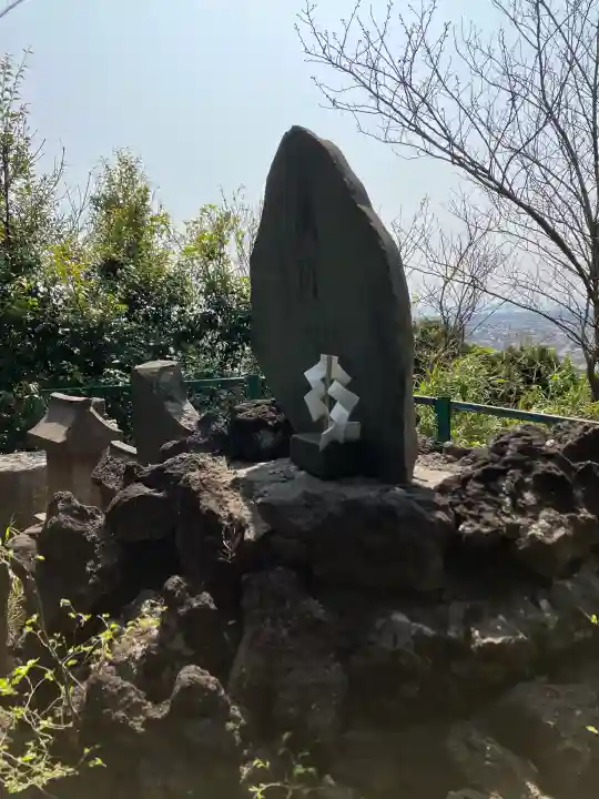 人見神社の{uncategorized: "未分類", other: "その他", undefined: "問題あり", building: "その他建物", grave: "お墓", sacred_gate: "鳥居", guardian: "狛犬", statue: "像", buddha: "仏像", history: "歴史", nature: "自然", garden: "庭園", animal: "動物", pagoda: "塔", temizu: "手水舎", mountain_gate: "山門・神門", sanctuary: "本殿・本堂", subordinate: "末社・摂社", art: "芸術", scenery: "景色", jizo: "地蔵", ema: "絵馬", goshuin: "御朱印", omikuji: "おみくじ", items: "授与品その他", amulet: "お守り", goshuincho: "御朱印帳", eats: "食事", festival: "お祭り", votive_dance: "神楽", shichigosan: "七五三参", wedding: "結婚式", experience: "体験その他", initially: "初詣", around: "周辺", anti_infection: "感染症対策"}